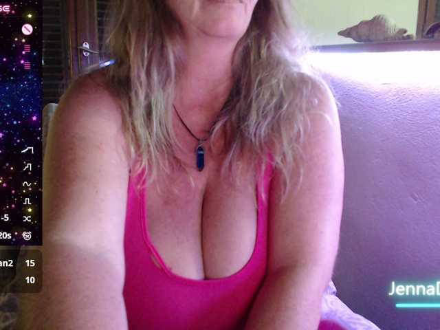 JennaDeluxe live cam on BongaCams
