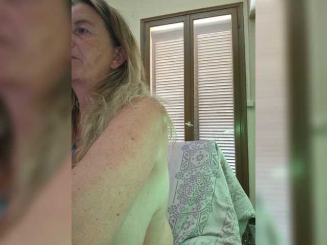 JennaDeluxe live cam preview