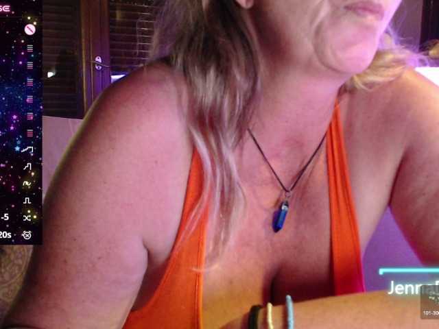 JennaDeluxe live cam on BongaCams