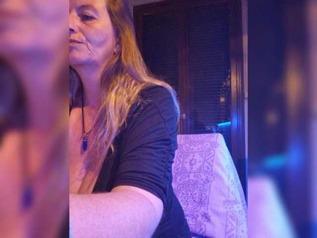 JennaDeluxe live cam on BongaCams