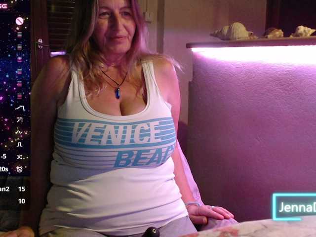 JennaDeluxe live cam on BongaCams