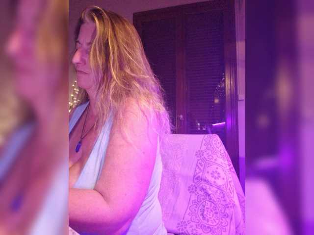 JennaDeluxe live cam on BongaCams