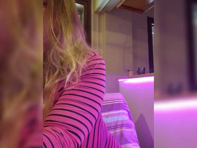 JennaDeluxe's BongaCams show and profile