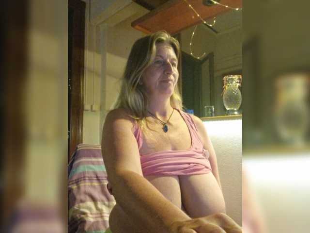 JennaDeluxe live cam on BongaCams