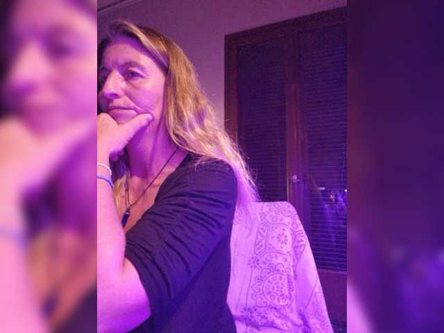 JennaDeluxe live cam on BongaCams