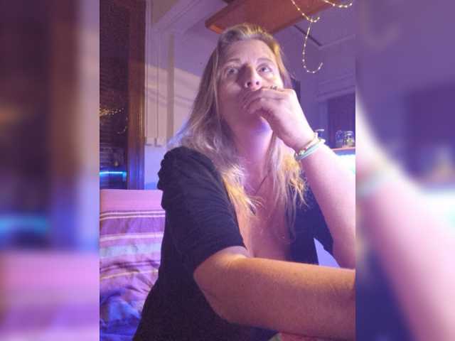 JennaDeluxe live cam on BongaCams