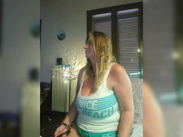JennaDeluxe live cam on BongaCams