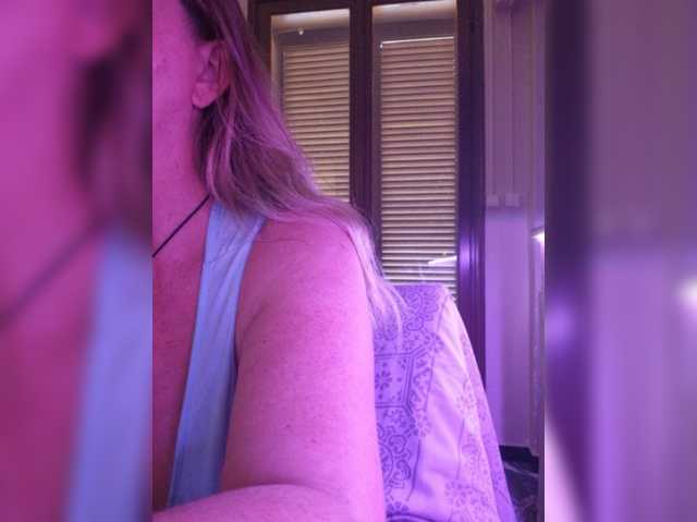 JennaDeluxe live cam preview