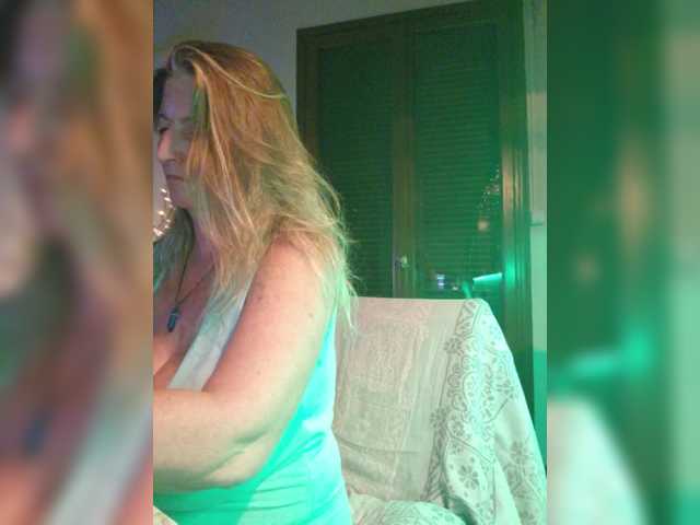 JennaDeluxe live cam on BongaCams