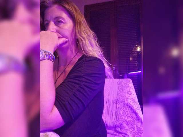 JennaDeluxe live cam on BongaCams