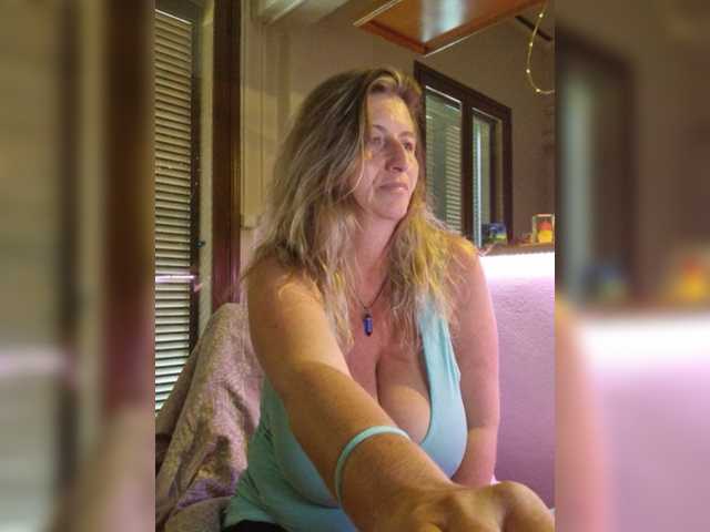 JennaDeluxe live cam on BongaCams