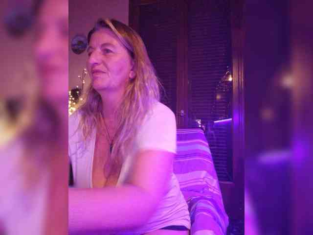 JennaDeluxe Live Webcam on BongaCams