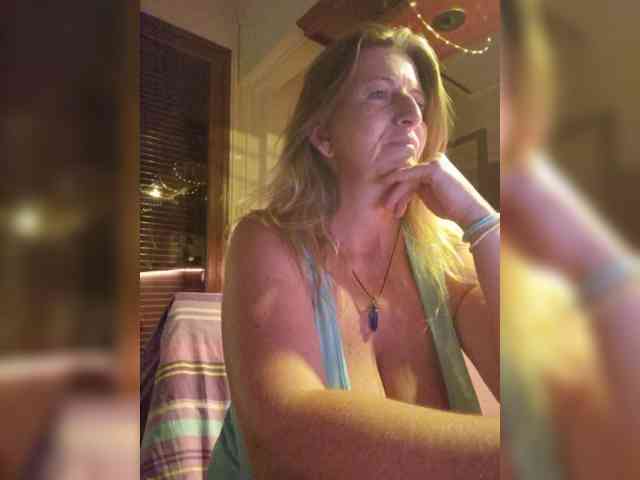 JennaDeluxe webcam