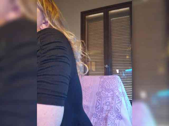 Model: JennaDeluxe