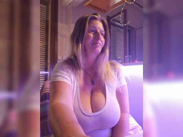 Model: JennaDeluxe