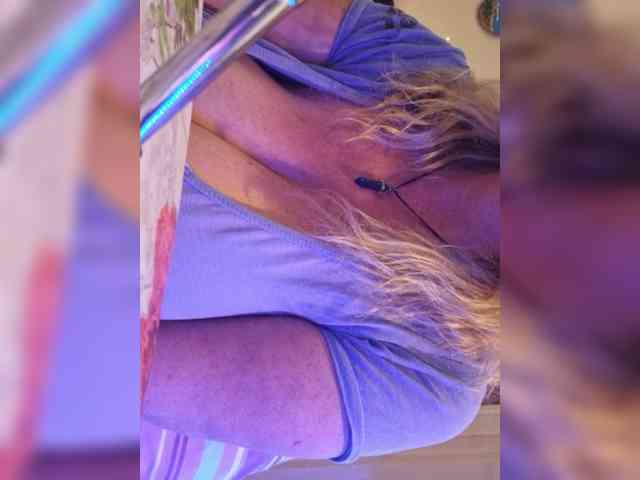 Model: JennaDeluxe