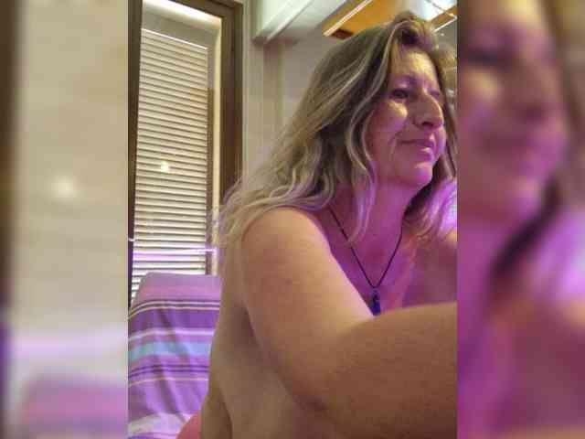 JennaDeluxe webcam