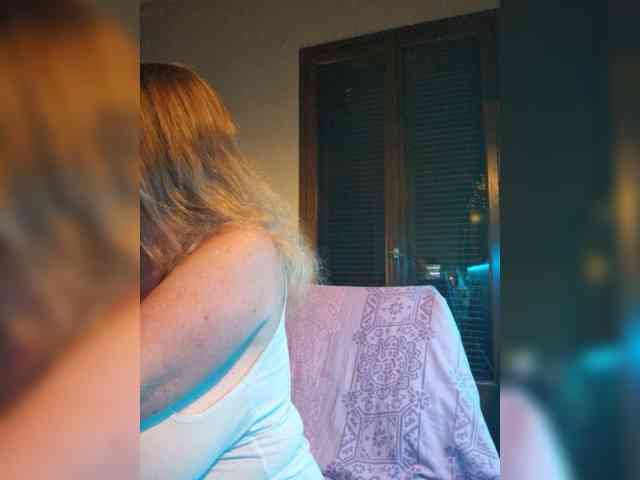 Model: JennaDeluxe