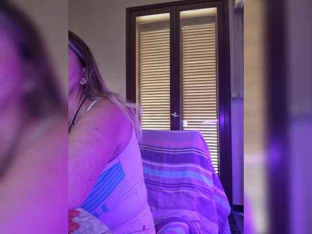 JennaDeluxe webcam