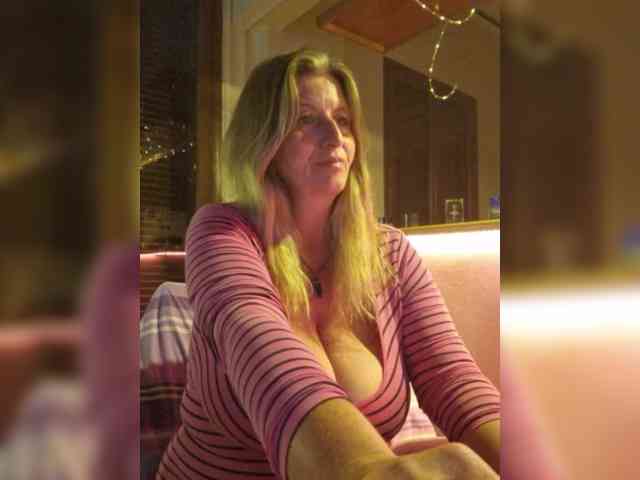 JennaDeluxe Live Webcam on BongaCams