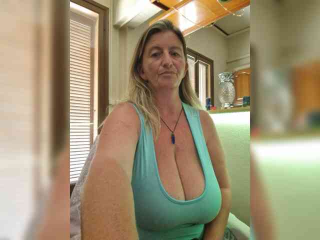 JennaDeluxe webcam