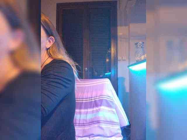 JennaDeluxe Live Webcam on BongaCams