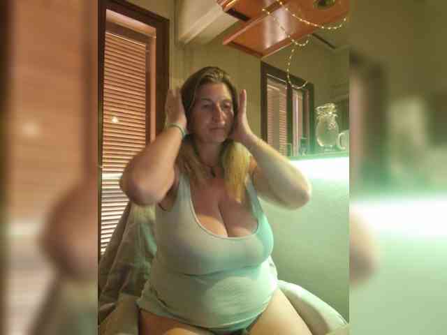 Model: JennaDeluxe