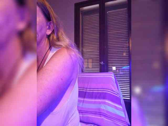 Model: JennaDeluxe