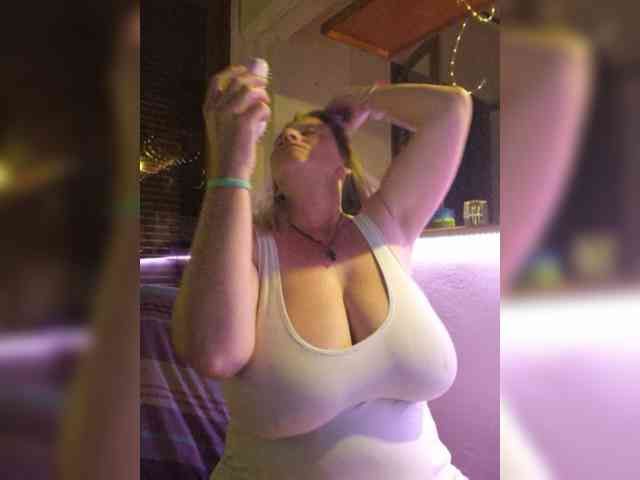 JennaDeluxe webcam