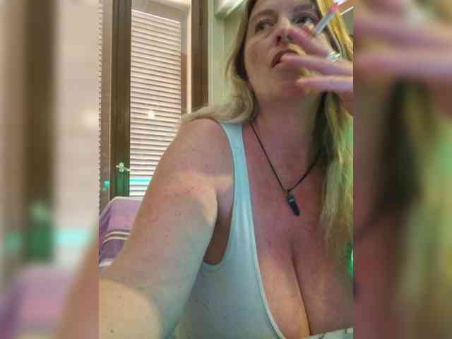 Model: JennaDeluxe