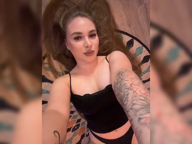 MilashkaSA live cam on BongaCams