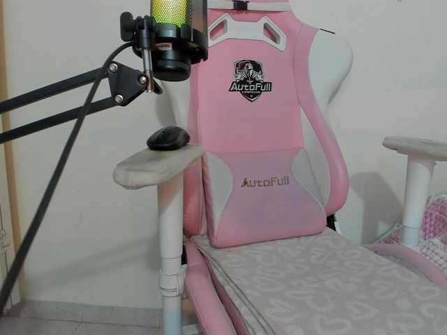 dannascott26's BongaCams show and profile