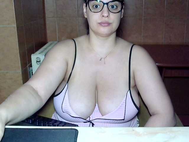 MoniqQuuen live cam preview