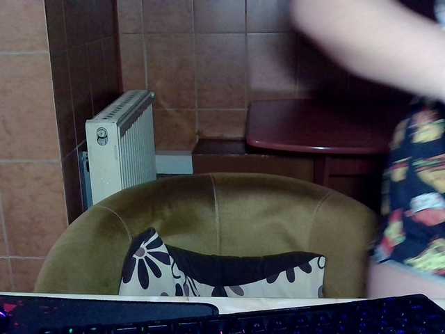 MoniqQuuen live cam on BongaCams