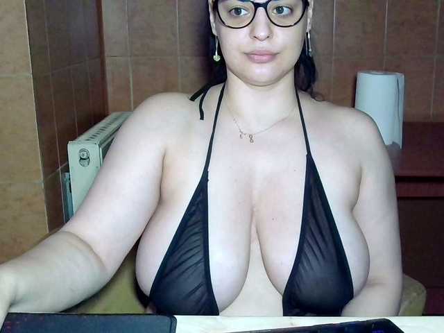 MoniqQuuen live webcam show