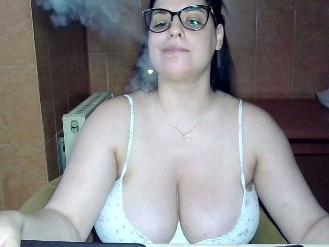 MoniqQuuen live cam on UnifiedCams