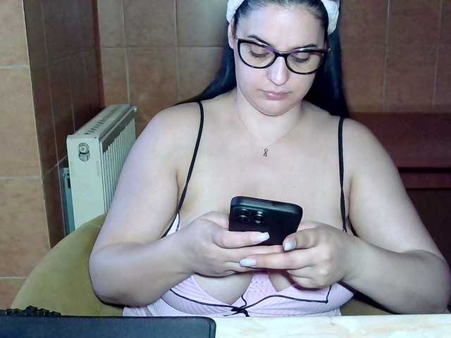 MoniqQuuen live cam on BongaCams