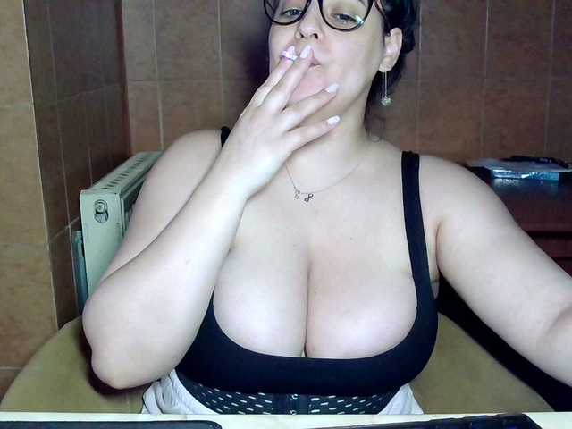 MoniqQuuen live cam on BongaCams