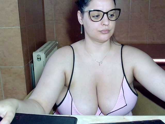 MoniqQuuen live webcam show