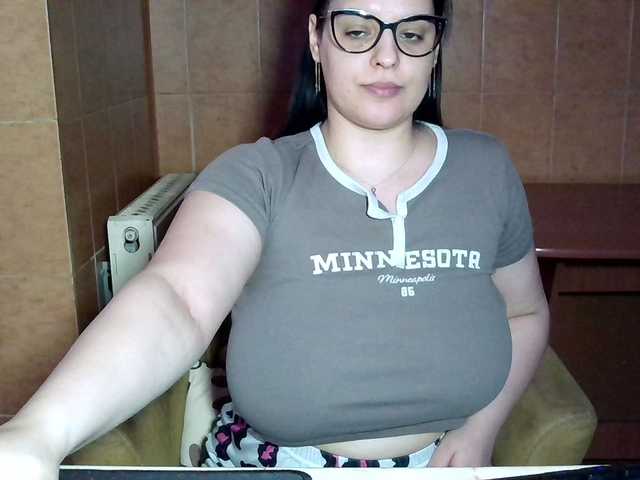 MoniqQuuen live cam on BongaCams