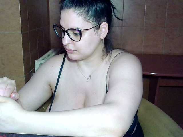 MoniqQuuen live cam on BongaCams