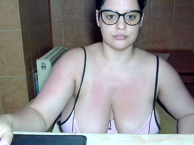 MoniqQuuen live webcam show