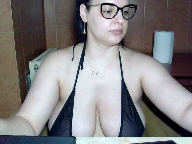 MoniqQuuen live webcam show