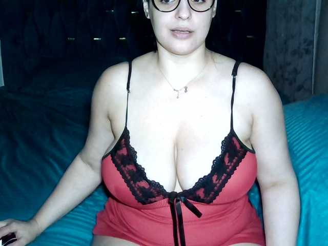 MoniqQuuen live cam on BongaCams