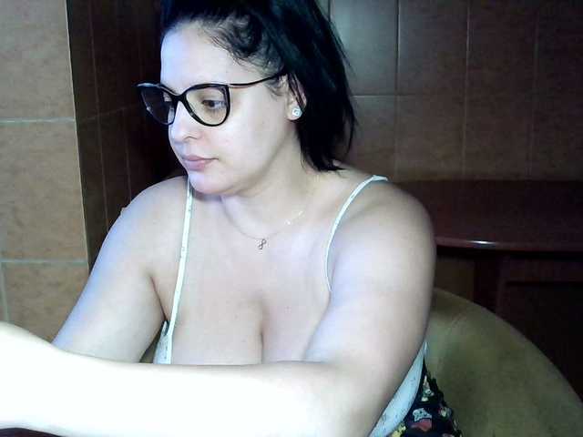 MoniqQuuen live cam on BongaCams