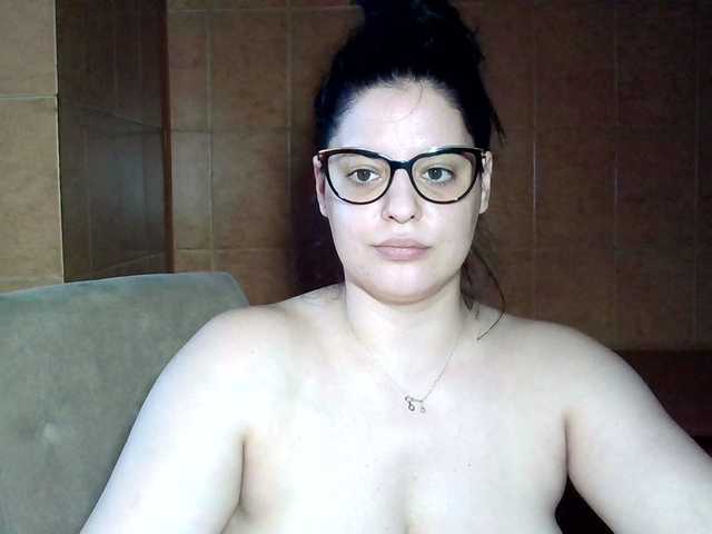 MoniqQuuen live cam on BongaCams