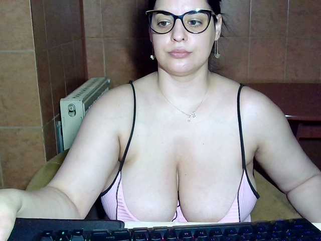 MoniqQuuen live webcam show