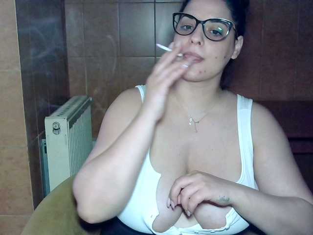 MoniqQuuen live cam on BongaCams