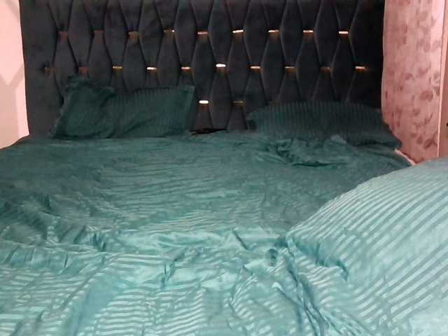 MoniqQuuen live cam on BongaCams