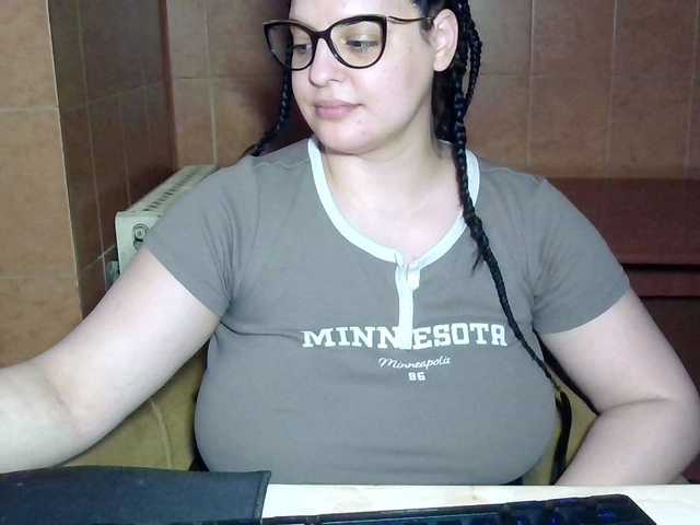 MoniqQuuen live cam on UnifiedCams